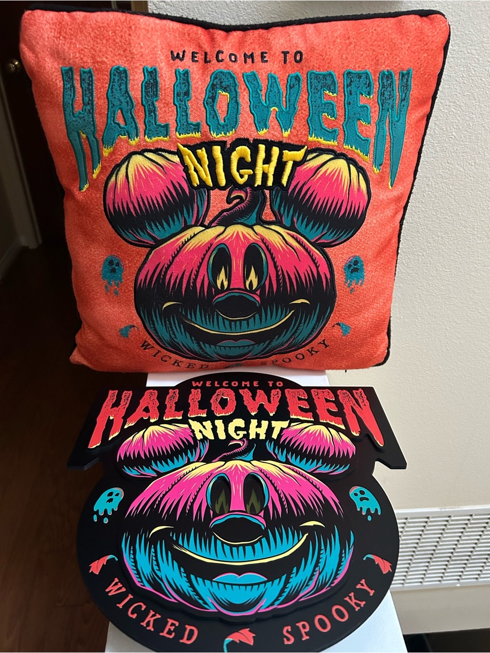 2023 Disneyland Halloween Night Pumpkin Throw Pillow and Light Up Matching Decor